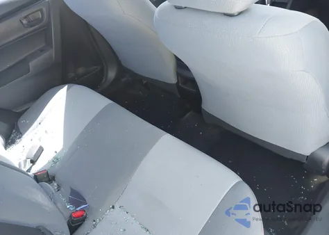 2018 Toyota Corolla L z USA, uszkodzony, nr VIN 5YFBURHE3JP778768